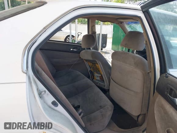 ✅ 1994 Honda Accord EX • VIN: 1HGCD5656RA085372 • Lot: 40337421. Listed on IAAI with 99,800 mi. Free auction sales archive from the USA and detailed vehicle history report at DreamBid. Image 8.