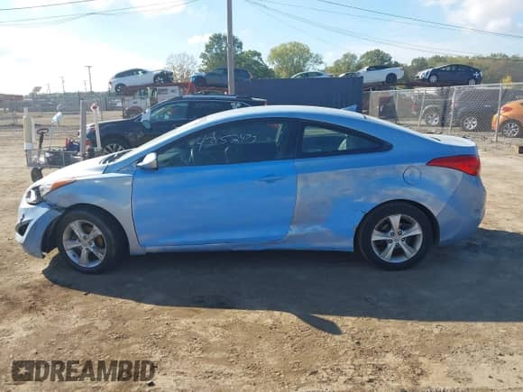 2013 Hyundai Elantra GS z VIN KMHDH6AEXDU006051, wystawiony jako IAAI lot #43452473 z przebiegiem 128 924 mil mil oraz . Historia ofert i sprzedaży dostępna na DreamBid. Obrazek 15.