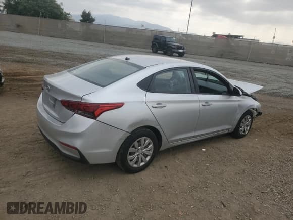 ✅ 2018 Hyundai Accent SEL • VIN: 3KPC24A34JE015326 • Лот: 71601514. Опубликован ранее на Copart с пробегом 200 320 миль. Бесплатный доступ к архиву аукционных продаж из США и подробный отчёт об истории автомобиля на DreamBid. Изображение 3.