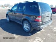 ✅ 2000 Mercedes-Benz M 320/430/500 • VIN: 4JGAB54E5YA172706 • Lot: 41652197. Listed on IAAI with 221,907 mi. Free auction sales archive from the USA and detailed vehicle history report at DreamBid. Image 3.