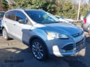 ✅ 2016 Ford Escape SE • VIN: 1FMCU9GX4GUA82788 • Lot: 43597349. Wystawiony na IAAI z przebiegiem 163 130 mil. Bezpłatny archiwum sprzedaży aukcyjnych z USA i szczegółowy raport historii pojazdu na DreamBid. Zdjęcie 1.
