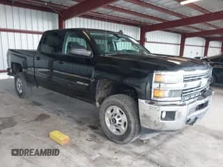 ✅ 2015 Chevrolet Silverado 2500HD LT • VIN: 1GC1KVEG7FF632503 • Lot: 43726492. Wystawiony na IAAI z przebiegiem 217 395 mil. Bezpłatny archiwum sprzedaży aukcyjnych z USA i szczegółowy raport historii pojazdu na DreamBid. Zdjęcie 1.