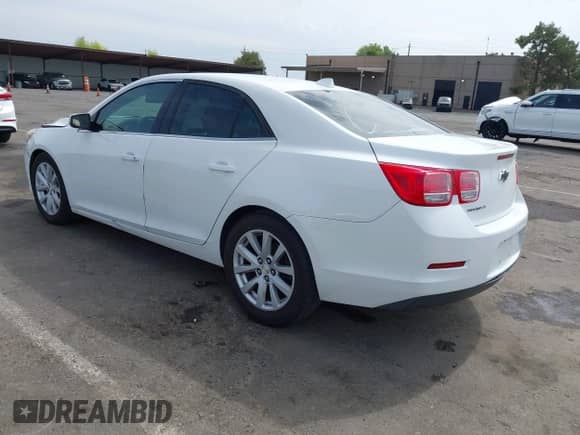 2014 Chevrolet Malibu LT with VIN 1G11E5SL5EF116477, listed as a IAAI auction lot 43263972 with 187,589 mi miles and . Bid and sale history available at DreamBid. Image 3.