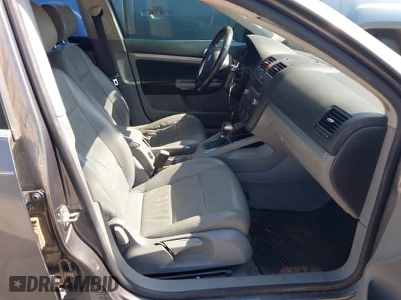 ✅ 2006 Volkswagen Jetta 2.5L • VIN: 3VWDF71K56M629751 • Лот: 42796529. Опубликован ранее на IAAI с пробегом 156 369 миль. Бесплатный доступ к архиву аукционных продаж из США и подробный отчёт об истории автомобиля на DreamBid. Изображение 5.