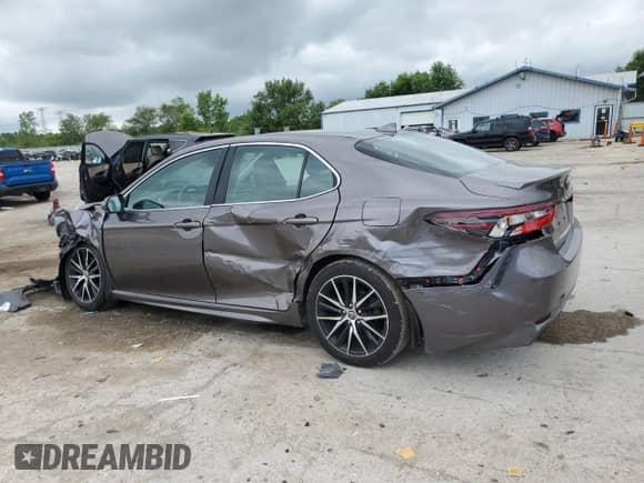 2022 Toyota Camry SE with VIN 4T1G11BK2NU048613, listed as a Copart auction lot 67994955 with 50,250 mi miles and Salvage title. Bid and sale history available at DreamBid. Image 2.