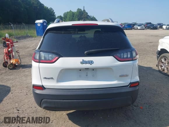 ✅ 2020 Jeep Cherokee Latitude • VIN: 1C4PJMCB7LD587083 • Lot: 42609921. Listed on IAAI with 68,612 mi. Free auction sales archive from the USA and detailed vehicle history report at DreamBid. Image 16.