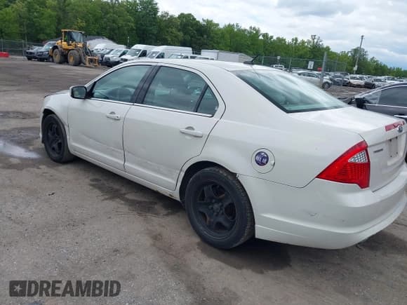 ✅ 2011 Ford Fusion SE • VIN: 3FAHP0HG6BR164197 • Lot: 42337461. Wystawiony na IAAI z przebiegiem 168 508 mil. Bezpłatny archiwum sprzedaży aukcyjnych z USA i szczegółowy raport historii pojazdu na DreamBid. Zdjęcie 3.