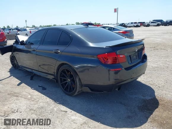 ✅ 2014 BMW 5 Series 535i • VIN: WBA5B1C59ED479979 • Lot: 42517891. Wystawiony na IAAI z przebiegiem 117 589 mil. Bezpłatny archiwum sprzedaży aukcyjnych z USA i szczegółowy raport historii pojazdu na DreamBid. Zdjęcie 3.