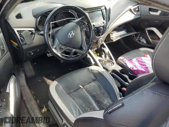 ✅ 2015 Hyundai Veloster Turbo • VIN: KMHTC6AE1FU239166 • Lot: 68608084. Wystawiony na Copart z przebiegiem 100 511 mil. Bezpłatny archiwum sprzedaży aukcyjnych z USA i szczegółowy raport historii pojazdu na DreamBid. Zdjęcie 8.