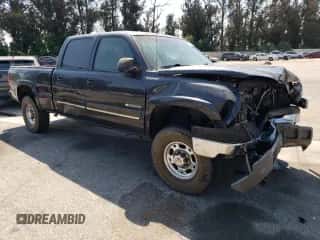 2003 Chevrolet Silverado 1500HD LS z VIN 1GCGC13U23F150803, wystawiony jako Copart lot #68708925 z przebiegiem Nie podano mil oraz Szkoda całkowita • Salvage title. Historia ofert i sprzedaży dostępna na DreamBid. Obrazek 4.