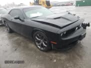 ✅ 2018 Dodge Challenger SXT Plus • VIN: 2C3CDZAG0JH322138 • Lot: 63285432. Wystawiony na Copart z przebiegiem 20 835 mil. Bezpłatny archiwum sprzedaży aukcyjnych z USA i szczegółowy raport historii pojazdu na DreamBid. Zdjęcie 1.