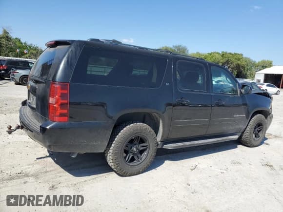 ✅ 2014 Chevrolet Suburban LT • VIN: 1GNSCJE0XER189555 • Lot: 75774274. Wystawiony na Copart z przebiegiem 141 403 mil. Bezpłatny archiwum sprzedaży aukcyjnych z USA i szczegółowy raport historii pojazdu na DreamBid. Zdjęcie 3.
