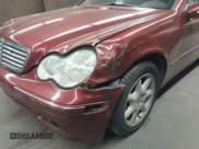 ✅ 2002 Mercedes-Benz C 230/260/280/320 • VIN: WDBRF61J72F200727 • Lot: 42108046. Wystawiony na IAAI z przebiegiem Nie podano. Bezpłatny archiwum sprzedaży aukcyjnych z USA i szczegółowy raport historii pojazdu na DreamBid. Zdjęcie 6.