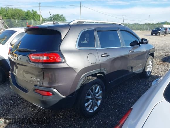 ✅ 2014 Jeep Cherokee Limited • VIN: 1C4PJMDS9EW290919 • Lot: 42264008. Listed on IAAI with 171,930 mi. Free auction sales archive from the USA and detailed vehicle history report at DreamBid. Image 4.