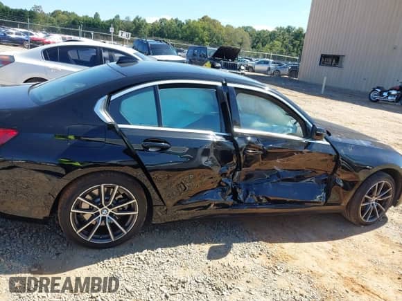 2021 BMW 3 Series 330i с VIN 3MW5R1J03M8B73097, выставлен на аукционе IAAI как лот 43364582 с пробегом 27 936 миль миль и . История ставок и продаж доступна на DreamBid. Изображение 13.