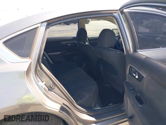 ✅ 2014 Nissan Altima S • VIN: 1N4AL3AP1EC193201 • Lot: 42277971. Listed on IAAI with 164,894 mi. Free auction sales archive from the USA and detailed vehicle history report at DreamBid. Image 8.