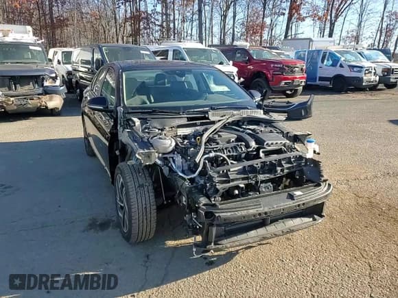 ✅ 2023 Volkswagen Jetta SEL • VIN: 3VWGM7BU2PM039821 • Лот: 92613775. Опубликован ранее на Copart с пробегом 25 369 миль. Бесплатный доступ к архиву аукционных продаж из США и подробный отчёт об истории автомобиля на DreamBid. Изображение 14.