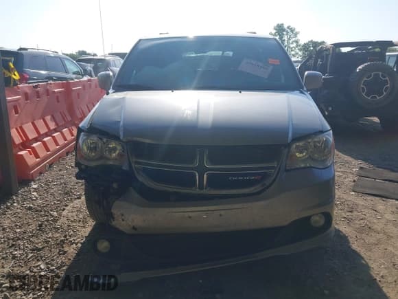 ✅ 2018 Dodge Grand Caravan SXT • VIN: 2C4RDGCG8JR265205 • Lot: 42818402. Wystawiony na IAAI z przebiegiem 146 910 mil. Bezpłatny archiwum sprzedaży aukcyjnych z USA i szczegółowy raport historii pojazdu na DreamBid. Zdjęcie 12.