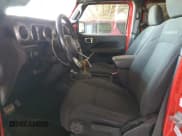 ✅ 2020 Jeep Wrangler Unlimited Sahara Altitude • VIN: 1C4HJXEN8LW268874 • Lot: 58557845. Wystawiony na Copart z przebiegiem 77 708 mil. Bezpłatny archiwum sprzedaży aukcyjnych z USA i szczegółowy raport historii pojazdu na DreamBid. Zdjęcie 7.