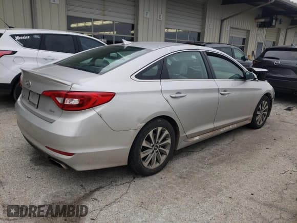 ✅ 2017 Hyundai Sonata Sport • VIN: 5NPE34AF8HH571547 • Лот: 69404462. Опубликован ранее на Copart с пробегом Не указан. Бесплатный доступ к архиву аукционных продаж из США и подробный отчёт об истории автомобиля на DreamBid. Изображение 3.