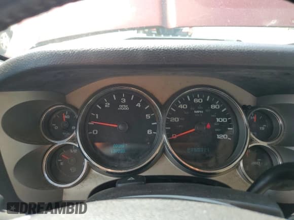 ✅ 2008 Chevrolet Silverado 1500 Work Truck • VIN: 1GCEC14088Z250865 • Lot: 72437884. Listed on Copart with 137,030 mi. Free auction sales archive from the USA and detailed vehicle history report at DreamBid. Image 9.