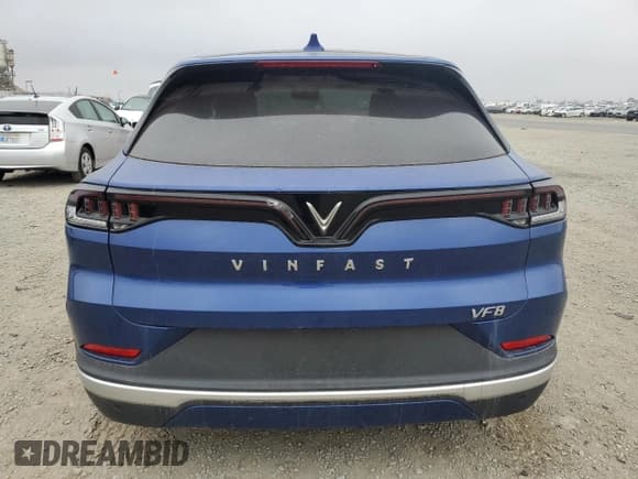 ✅ 2023 VinFast VF 8 Plus • VIN: RLLV1AFA5PH001655 • Лот: 58811535. Опубликован ранее на Copart с пробегом 4 370 миль. Бесплатный доступ к архиву аукционных продаж из США и подробный отчёт об истории автомобиля на DreamBid. Изображение 6.