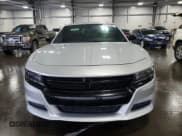 ✅ 2019 Dodge Charger SXT • VIN: 2C3CDXBG1KH572038 • Lot: 66021885. Wystawiony na Copart z przebiegiem 125 344 mil. Bezpłatny archiwum sprzedaży aukcyjnych z USA i szczegółowy raport historii pojazdu na DreamBid. Zdjęcie 5.