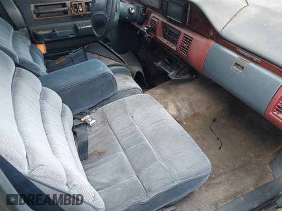 ✅ 1992 Chevrolet Caprice • VIN: 1G1BN53E6NW124351 • Лот: 43855138. Опубликован ранее на IAAI с пробегом 121 442 миль. Бесплатный доступ к архиву аукционных продаж из США и подробный отчёт об истории автомобиля на DreamBid. Изображение 5.