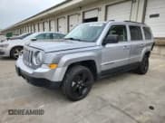 ✅ 2015 Jeep Patriot Altitude • VIN: 1C4NJRBB4FD370522 • Лот: 60610905. Опубликован ранее на Copart с пробегом 124 303 миль. Бесплатный доступ к архиву аукционных продаж из США и подробный отчёт об истории автомобиля на DreamBid. Изображение 1.