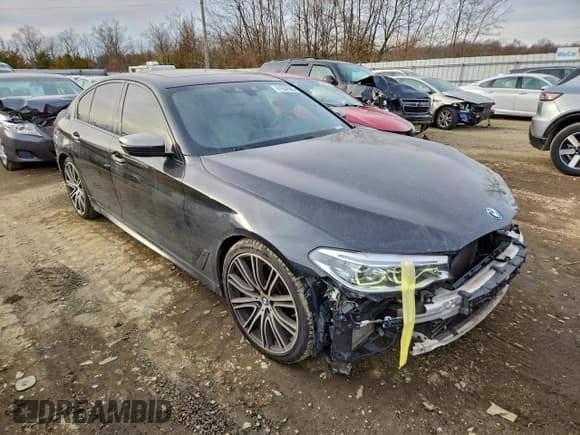 ✅ 2018 BMW 5 Series M550i xDrive • VIN: WBAJB9C57JB034918 • Lot: 91684985. Wystawiony na Copart z przebiegiem 96 888 mil. Bezpłatny archiwum sprzedaży aukcyjnych z USA i szczegółowy raport historii pojazdu na DreamBid. Zdjęcie 4.