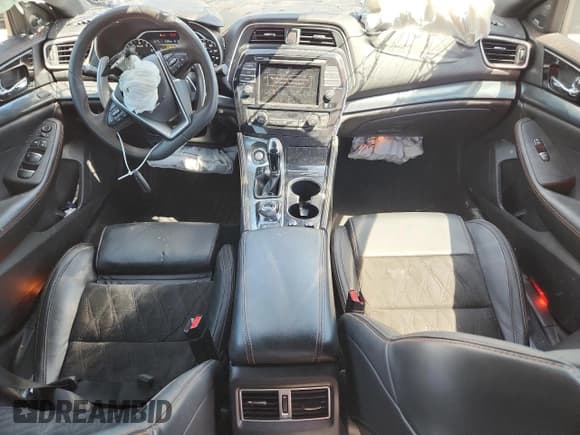 ✅ 2023 Nissan Maxima SR • VIN: 1N4AA6EVXPC507172 • Lot: 71444585. Wystawiony na Copart z przebiegiem 48 850 mil. Bezpłatny archiwum sprzedaży aukcyjnych z USA i szczegółowy raport historii pojazdu na DreamBid. Zdjęcie 8.