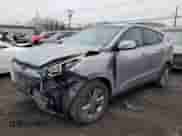 2015 Hyundai Tucson GLS z VIN KM8JT3AF4FU101068, wystawiony jako Copart lot #40542104 z przebiegiem 83 686 mil mil oraz . Historia ofert i sprzedaży dostępna na DreamBid. Obrazek 1.