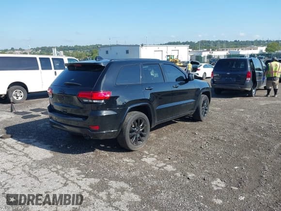 ✅ 2019 Jeep Grand Cherokee Upland • VIN: 1C4RJFAG7KC837588 • Lot: 43133931. Listed on IAAI with 54,388 mi. Free auction sales archive from the USA and detailed vehicle history report at DreamBid. Image 4.