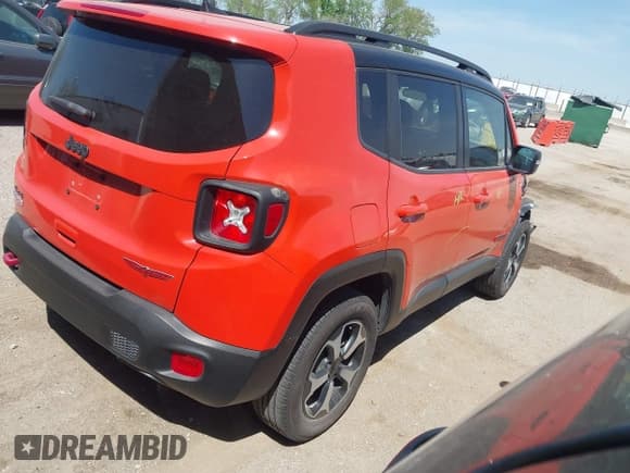 ✅ 2019 Jeep Renegade Trailhawk • VIN: ZACNJBC13KPK05311 • Lot: 42236308. Wystawiony na IAAI z przebiegiem 111 330 mil. Bezpłatny archiwum sprzedaży aukcyjnych z USA i szczegółowy raport historii pojazdu na DreamBid. Zdjęcie 4.