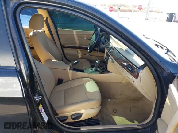 ✅ 2007 BMW 3 Series 328i • VIN: WBAVA33577PG49081 • Lot: 43858549. Wystawiony na IAAI z przebiegiem 170 675 mil. Bezpłatny archiwum sprzedaży aukcyjnych z USA i szczegółowy raport historii pojazdu na DreamBid. Zdjęcie 5.