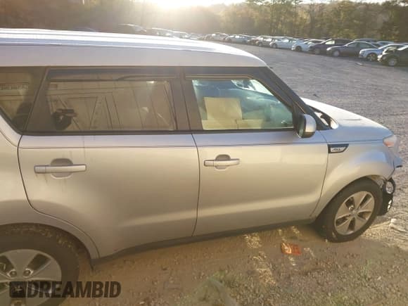 ✅ 2015 Kia Soul • VIN: KNDJN2A27F7806970 • Lot: 43477659. Listed on IAAI with 125,421 mi. Free auction sales archive from the USA and detailed vehicle history report at DreamBid. Image 13.