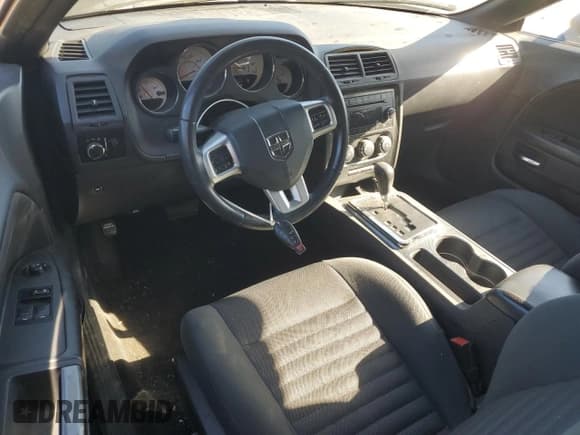 ✅ 2014 Dodge Challenger SXT • VIN: 2C3CDYAGXEH149633 • Lot: 75196874. Wystawiony na Copart z przebiegiem 120 871 mil. Bezpłatny archiwum sprzedaży aukcyjnych z USA i szczegółowy raport historii pojazdu na DreamBid. Zdjęcie 8.