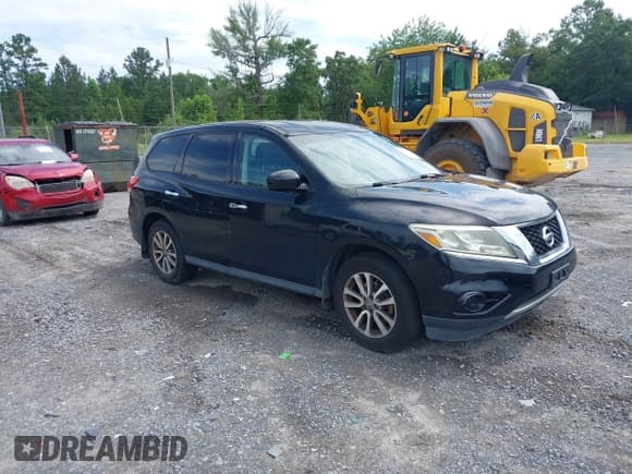 ✅ 2013 Nissan Pathfinder SL • VIN: 5N1AR2MM7DC615387 • Lot: 42465319. Listed on IAAI with 198,712 mi. Free auction sales archive from the USA and detailed vehicle history report at DreamBid. Image 1.