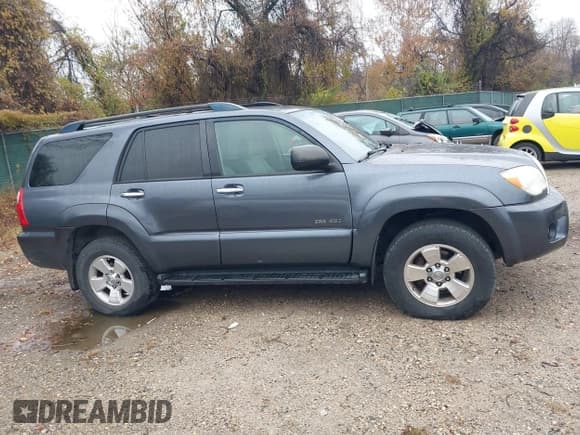 ✅ 2006 Toyota 4Runner SR5 Sport • VIN: JTEBU14R168056918 • Lot: 43732252. Wystawiony na IAAI z przebiegiem 196 368 mil. Bezpłatny archiwum sprzedaży aukcyjnych z USA i szczegółowy raport historii pojazdu na DreamBid. Zdjęcie 13.