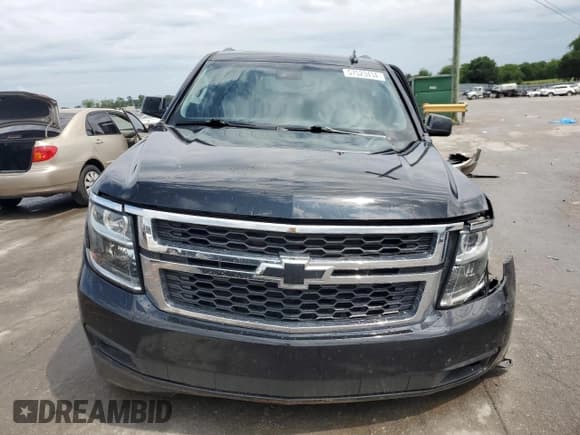 ✅ 2019 Chevrolet Suburban LT • VIN: 1GNSKHKC0KR104762 • Lot: 57523434. Wystawiony na Copart z przebiegiem Nie podano. Bezpłatny archiwum sprzedaży aukcyjnych z USA i szczegółowy raport historii pojazdu na DreamBid. Zdjęcie 5.