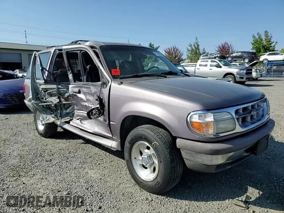 ✅ 1996 Ford Explorer XL • VIN: 1FMDU34X0TZA03801 • Lot: 81256875. Wystawiony na Copart z przebiegiem 305 286 mil. Bezpłatny archiwum sprzedaży aukcyjnych z USA i szczegółowy raport historii pojazdu na DreamBid. Zdjęcie 14.
