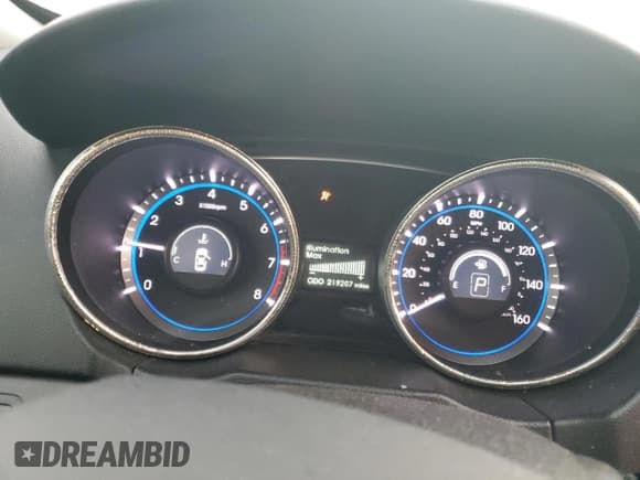 ✅ 2011 Hyundai Sonata Limited • VIN: 5NPEC4AC5BH305495 • Lot: 72939614. Listed on Copart with 219,207 mi. Free auction sales archive from the USA and detailed vehicle history report at DreamBid. Image 9.