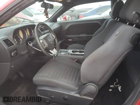 2012 Dodge Challenger SXT z VIN 2C3CDYAG9CH210824, wystawiony jako Copart lot #76201764 z przebiegiem 97 698 mil mil oraz Nie do naprawy • Non repairable. Historia ofert i sprzedaży dostępna na DreamBid. Obrazek 7.