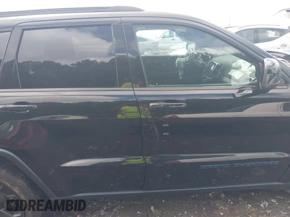 ✅ 2019 Jeep Grand Cherokee Upland • VIN: 1C4RJFAGXKC640365 • Lot: 42353648. Listed on IAAI with 104,343 mi. Free auction sales archive from the USA and detailed vehicle history report at DreamBid. Image 13.