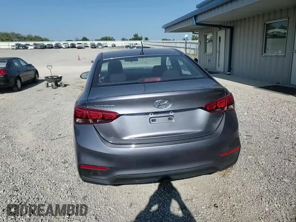 ✅ 2020 Hyundai Accent SE • VIN: 3KPC24A63LE099586 • Lot: 68668644. Listed on Copart with 107,555 mi. Free auction sales archive from the USA and detailed vehicle history report at DreamBid. Image 11.
