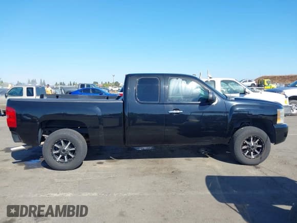✅ 2010 Chevrolet Silverado 1500 LS • VIN: 1GCSCREA2AZ187079 • Lot: 43368794. Listed on IAAI with 128,476 mi. Free auction sales archive from the USA and detailed vehicle history report at DreamBid. Image 14.