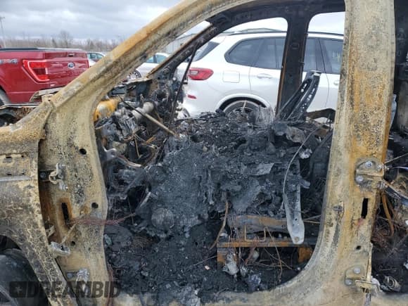 ✅ 2022 GMC Sierra 1500 Elevation • VIN: 1GTR9GEK8NZ193209 • Лот: 48075835. Опубликован ранее на Copart с пробегом Не указан. Бесплатный доступ к архиву аукционных продаж из США и подробный отчёт об истории автомобиля на DreamBid. Изображение 7.