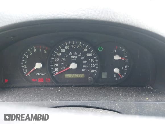 ✅ 2005 Kia Sorento LX • VIN: KNDJD733355490872 • Lot: 42256638. Wystawiony na IAAI z przebiegiem 260 229 mil. Bezpłatny archiwum sprzedaży aukcyjnych z USA i szczegółowy raport historii pojazdu na DreamBid. Zdjęcie 7.