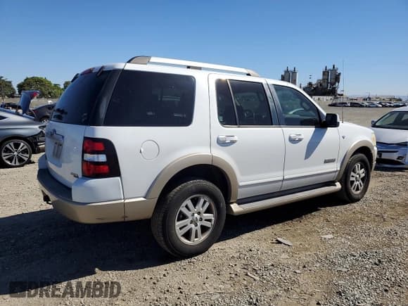 ✅ 2007 Ford Explorer Eddie Bauer • VIN: 1FMEU64817UA78508 • Lot: 82557185. Listed on Copart with 207,910 mi. Free auction sales archive from the USA and detailed vehicle history report at DreamBid. Image 3.