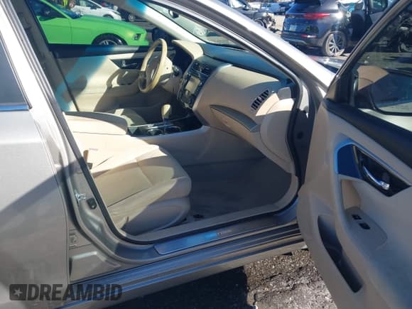 ✅ 2014 Nissan Altima S • VIN: 1N4AL3APXEC101423 • Lot: 43655225. Listed on IAAI with 147,859 mi. Free auction sales archive from the USA and detailed vehicle history report at DreamBid. Image 5.